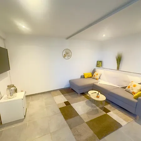 Charming One Bed *